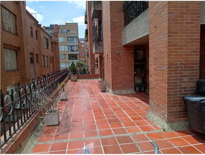 Apartamento de 3 alcobas en venta en San Patricio, Bogotá, 230 m² · foto 19 de 21