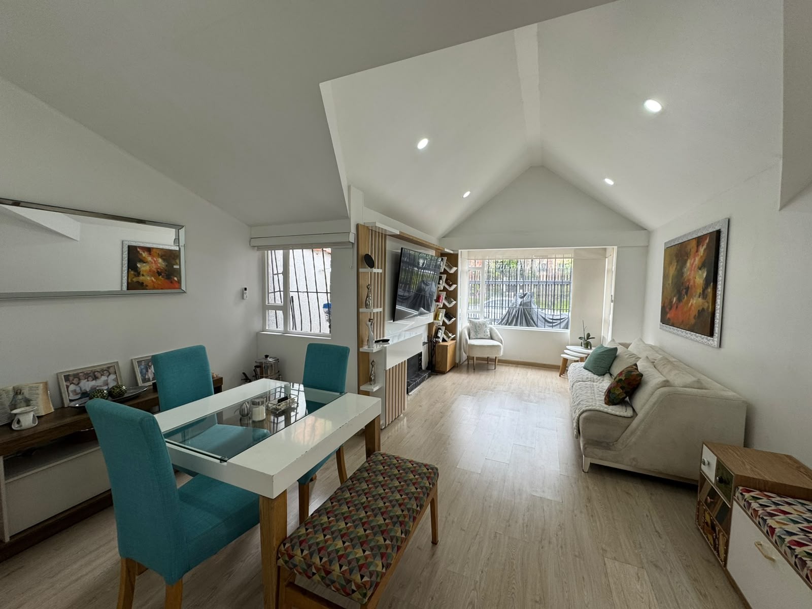Casa en venta en Cedritos, Bogotá · foto 2 de 24