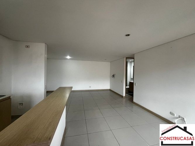 Apartamento de 3 alcobas en arriendo en Loma De San Jose, Sabaneta, 84 m² · foto 5 de 21