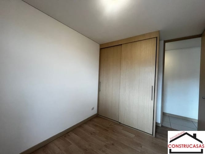 Apartamento de 3 alcobas en arriendo en Loma De San Jose, Sabaneta, 84 m² · foto 10 de 21
