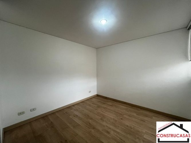 Apartamento de 3 alcobas en arriendo en Loma De San Jose, Sabaneta, 84 m² · foto 11 de 21