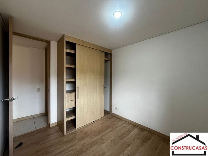 Apartamento de 3 alcobas en arriendo en Loma De San Jose, Sabaneta, 84 m² · foto 12 de 21