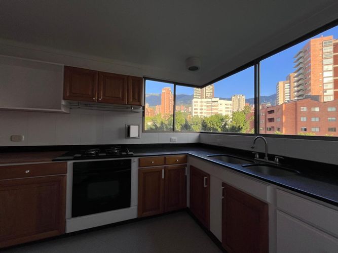 Apartamento de 4 alcobas en arriendo en Alejandría, Medellín, 213 m² · foto 7 de 24
