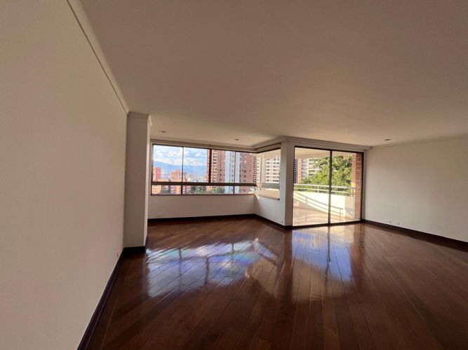 Apartamento de 4 alcobas en arriendo en Alejandría, Medellín, 213 m² · foto 10 de 24