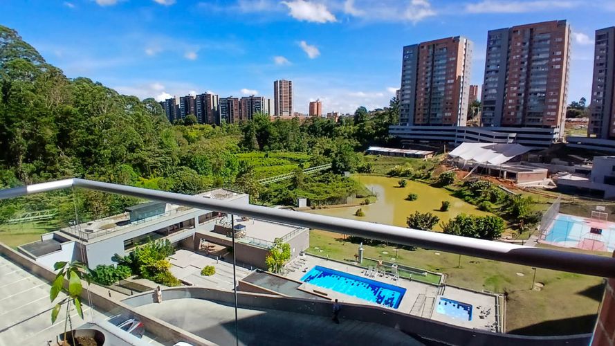 Apartamento de 2 alcobas en venta en El Faro, Rionegro, 72 m² · foto 2 de 24