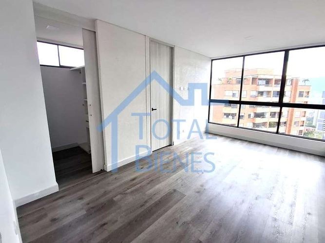 Apartamento de 2 alcobas en arriendo en Los Balsos, Medellín, 100 m² · foto 9 de 12