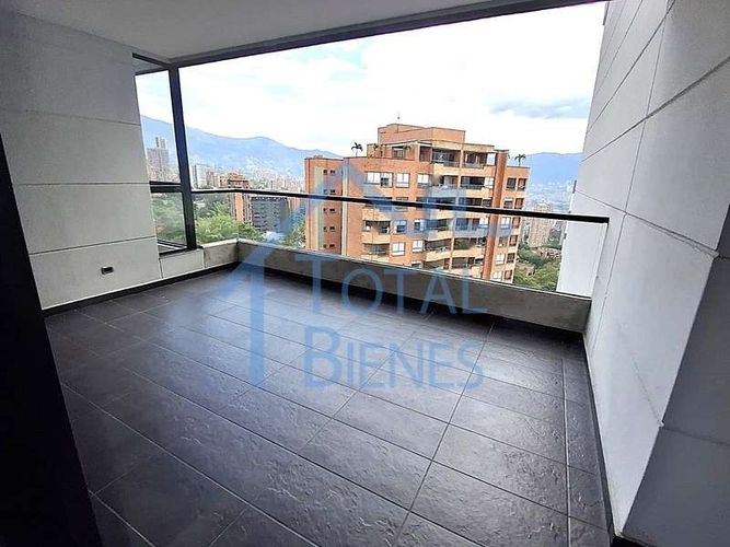 Apartamento de 2 alcobas en arriendo en Los Balsos, Medellín, 100 m² · foto 6 de 12