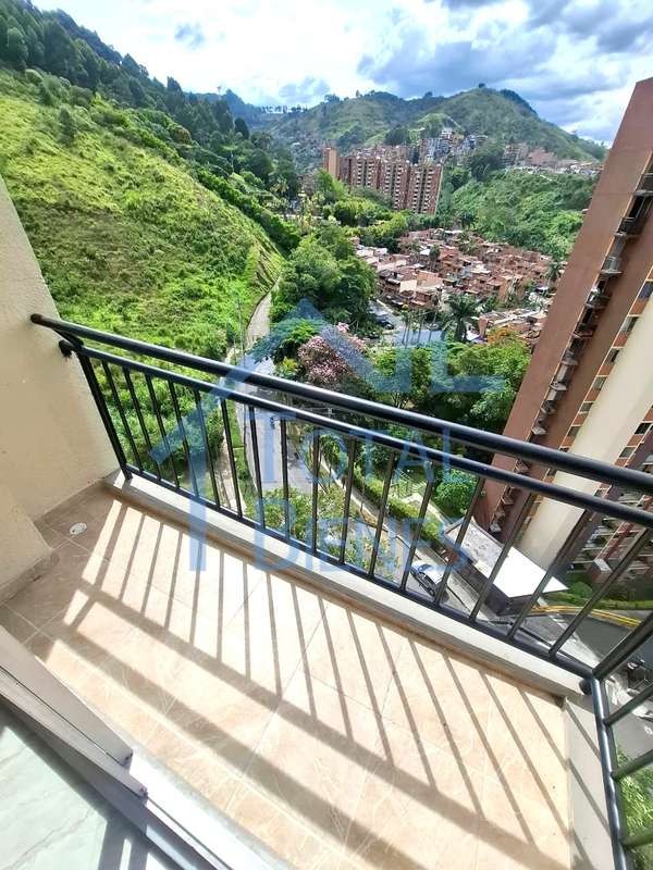 Apartamento en venta en Belén, Medellín · foto 3 de 24