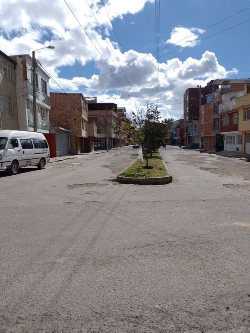 Casa de 10 alcobas en venta en Centro, Soacha, 273 m² · foto 2 de 24