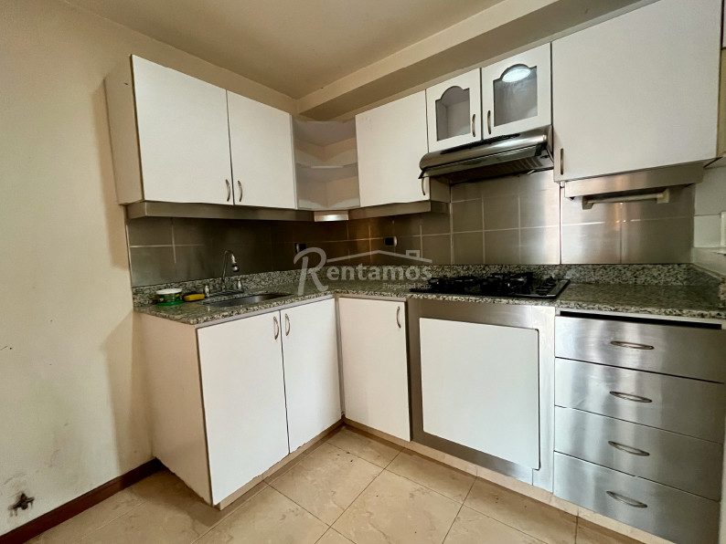 Apartamento en arriendo en La Frontera, Medellín · foto 2 de 24