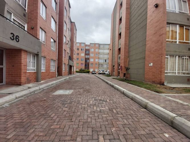 Apartamento en venta en Hacienda La Estancia Navarra, Bogotá · foto 2 de 18