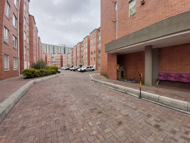 Apartamento en venta en Hacienda La Estancia Navarra, Bogotá · foto 3 de 18