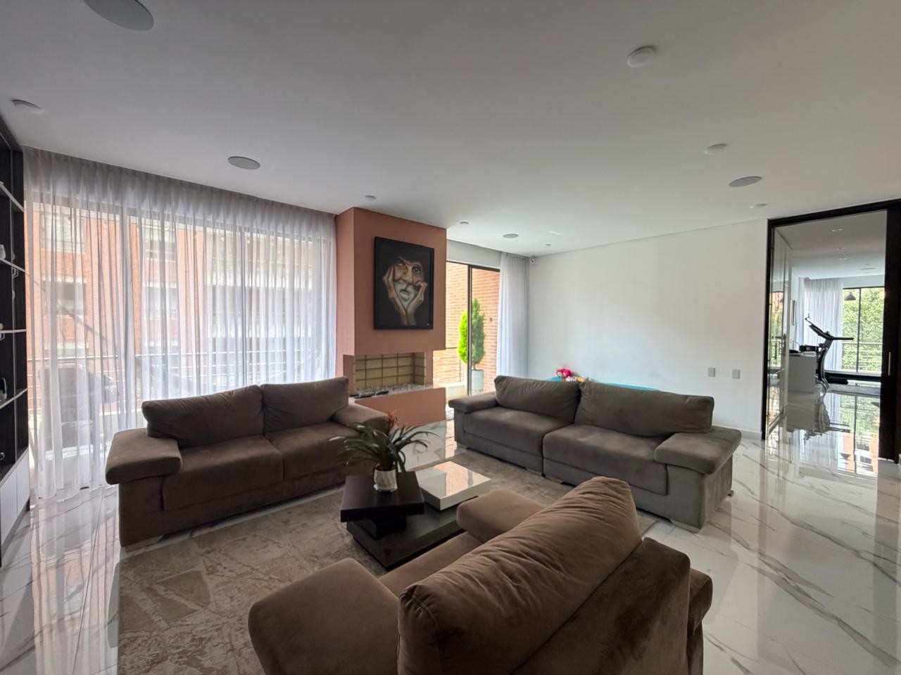 Apartamento en venta en Reserva De La Sierra, Bogotá · foto 2 de 21