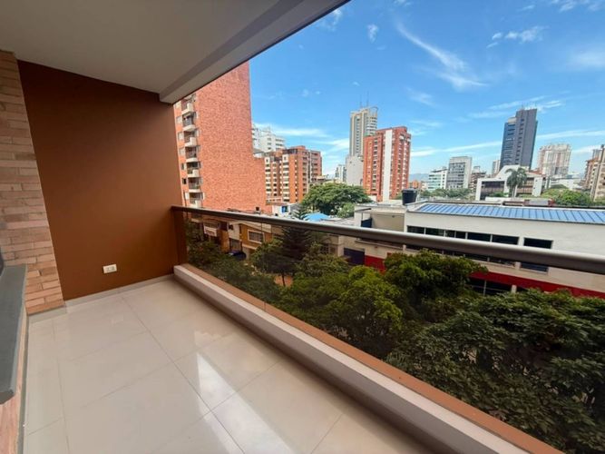 Apartamento de 3 alcobas en venta en Cabecera Del Llano, Bucaramanga, 128 m² · foto 2 de 11