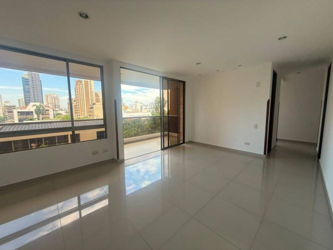 Apartamento de 3 alcobas en venta en Cabecera Del Llano, Bucaramanga, 128 m² · foto 3 de 11