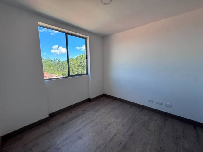 Apartamento de 2 alcobas en arriendo en El Porvenir, Rionegro, 89 m² · foto 4 de 13
