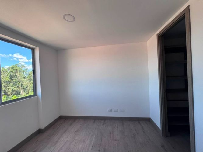 Apartamento de 2 alcobas en arriendo en El Porvenir, Rionegro, 89 m² · foto 5 de 13