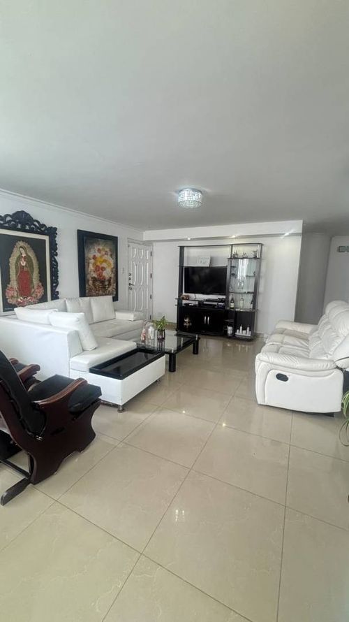 Apartamento de 3 alcobas en venta en Manga, Cartagena, 123 m² · foto 4 de 21