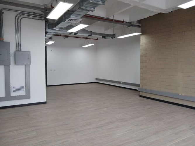 Oficina en arriendo en Cristo Rey, Medellín, 56 m² · foto 6 de 8