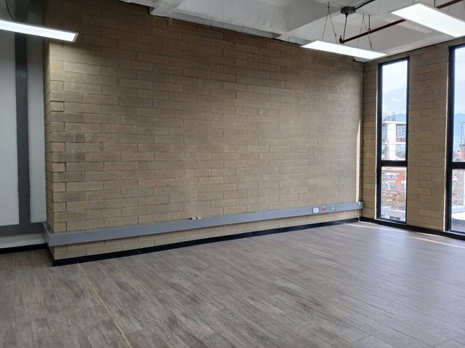 Oficina en arriendo en Cristo Rey, Medellín, 56 m² · foto 2 de 8
