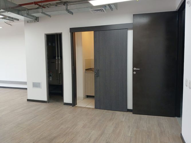 Oficina en arriendo en Cristo Rey, Medellín, 56 m² · foto 3 de 8