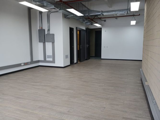 Oficina en arriendo en Cristo Rey, Medellín, 56 m² · foto 5 de 8