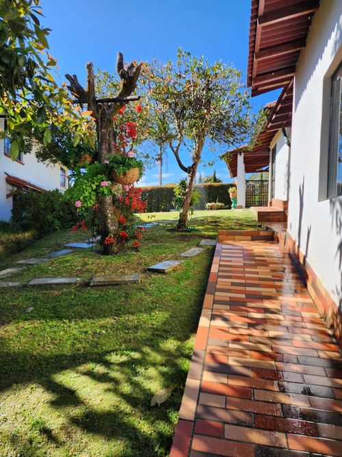 Casa de 3 alcobas en venta en Loma Del Escobero, Envigado · foto 4 de 7