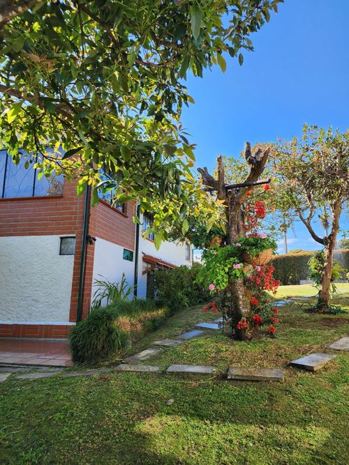 Casa de 3 alcobas en venta en Loma Del Escobero, Envigado · foto 3 de 7