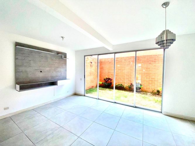 Casa de 3 alcobas en venta en Ciudad Pangola, Jamundí, 120 m² · foto 2 de 12