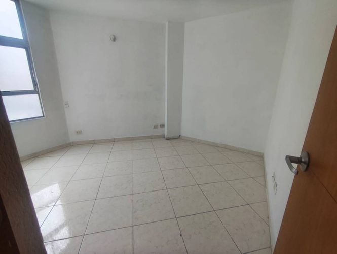Oficina en arriendo en La Candelaria, Medellín, 100 m² · foto 11 de 12