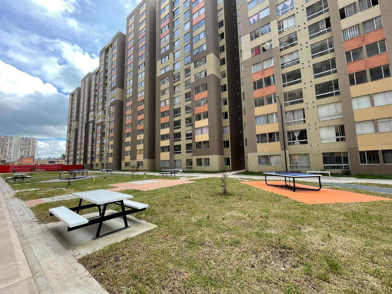 Apartamento de 2 habitaciones en venta en Fontibon, Bogotá — imagen 1 de 17