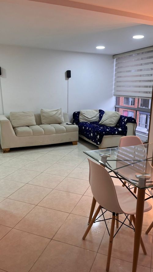 Apartamento de 3 alcobas en venta en Engativá, Bogotá, 66 m² · foto 3 de 16