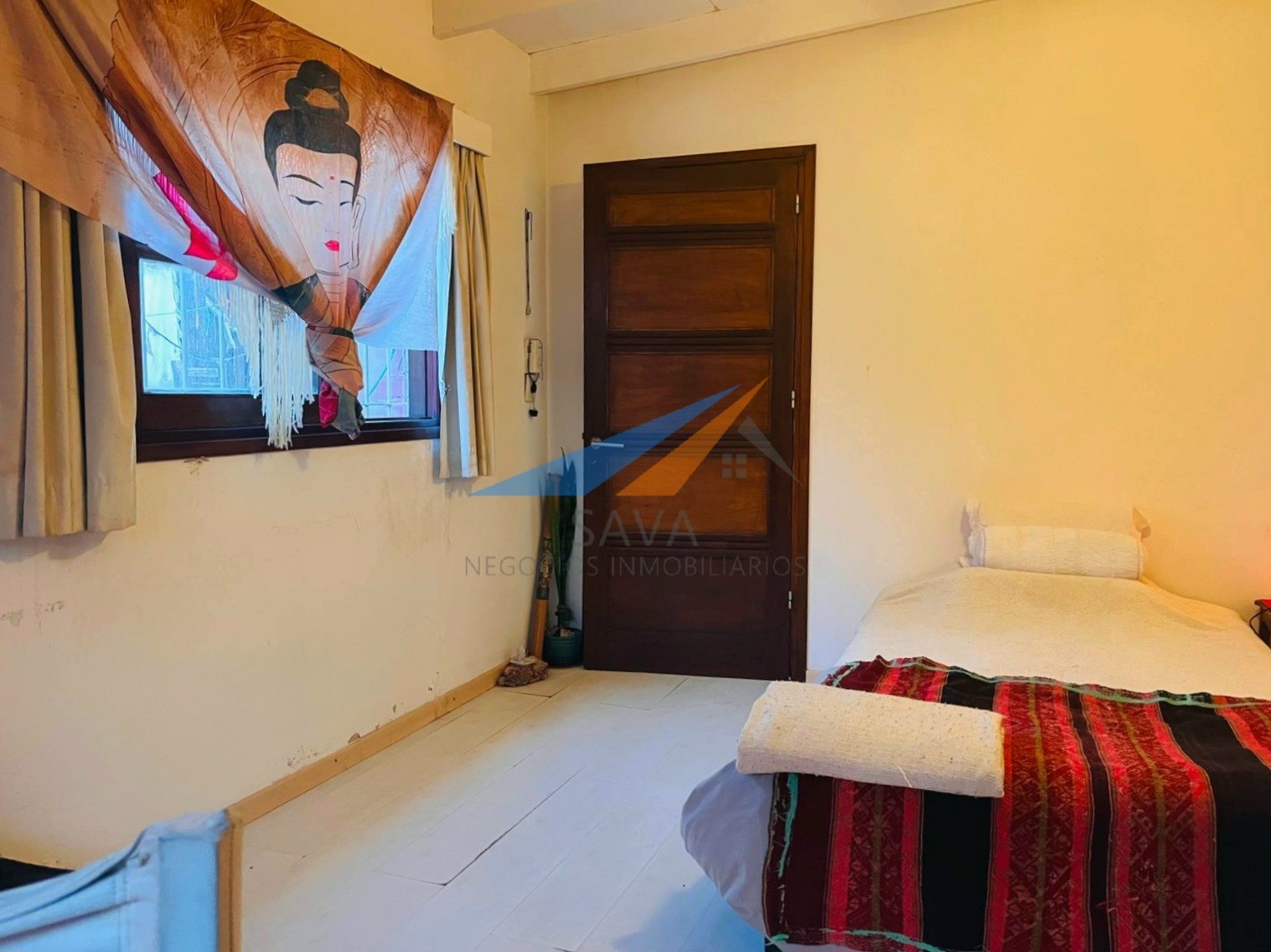 Alquiler Apartamento tipo Casa 3 Dormitorios en Pocitos! Sin Gastos Comunes. Dos Plantas. Estufa a Leña, Patio y Terraza. Amueblado y Equipado! · Foto 11