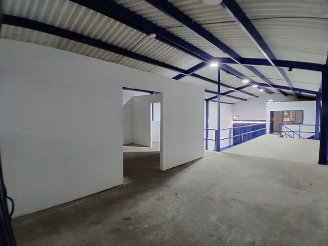 Bodega en arriendo en Miranda, Medellín, 330 m² · foto 3 de 6