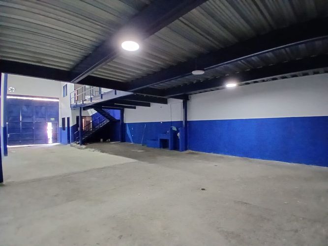 Bodega en arriendo en Miranda, Medellín, 330 m² · foto 2 de 6