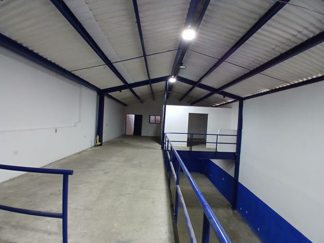 Bodega en arriendo en Miranda, Medellín, 330 m² · foto 6 de 6