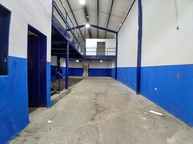 Bodega en arriendo en Miranda, Medellín, 330 m² · foto 4 de 6