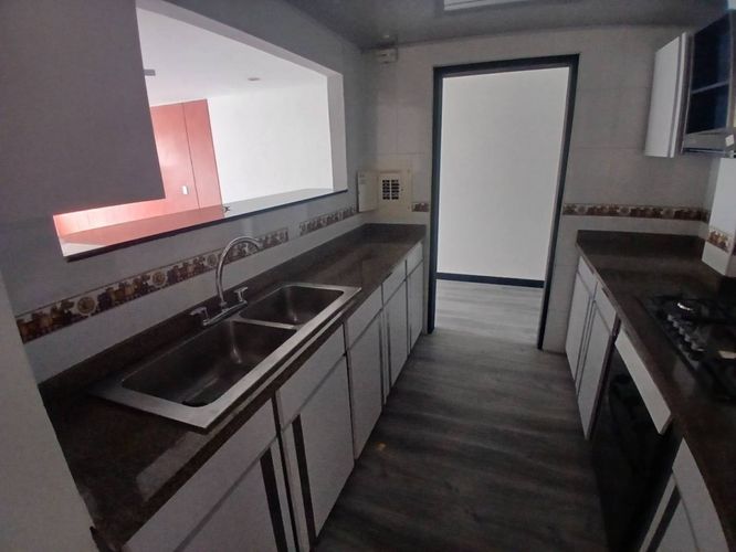 Apartamento de 2 alcobas en venta en Santa Barbara, Bogotá, 83 m² · foto 4 de 24