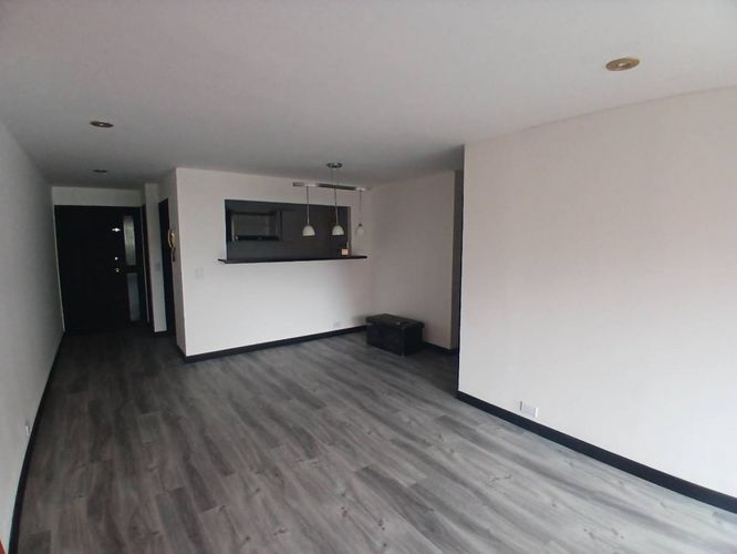 Apartamento de 2 alcobas en venta en Santa Barbara, Bogotá, 83 m² · foto 7 de 24