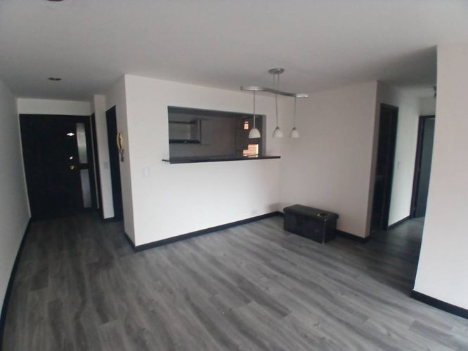 Apartamento de 2 alcobas en venta en Santa Barbara, Bogotá, 83 m² · foto 8 de 24