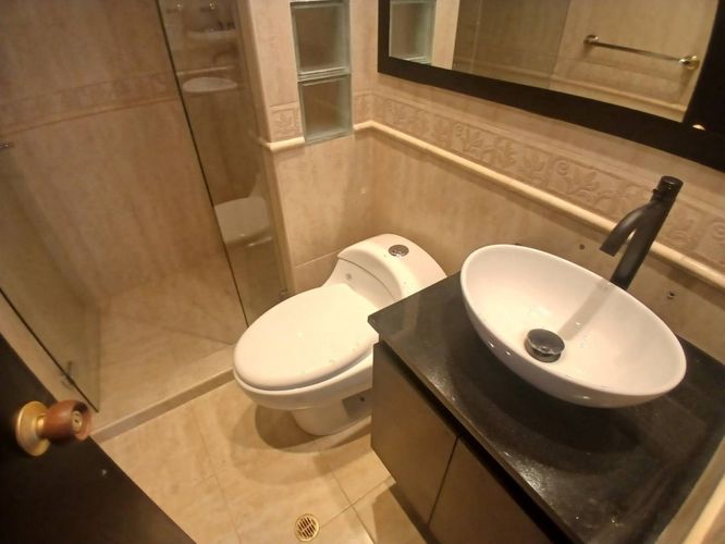 Apartamento de 2 alcobas en venta en Santa Barbara, Bogotá, 83 m² · foto 12 de 24