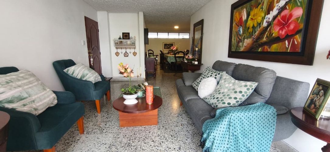 Apartamento de 4 alcobas en venta en Mejoras Publicas, Bucaramanga, 194 m² · foto 3 de 16