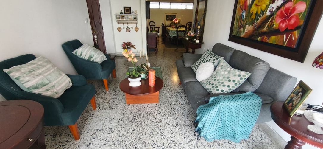 Apartamento de 4 alcobas en venta en Mejoras Publicas, Bucaramanga, 194 m² · foto 2 de 16