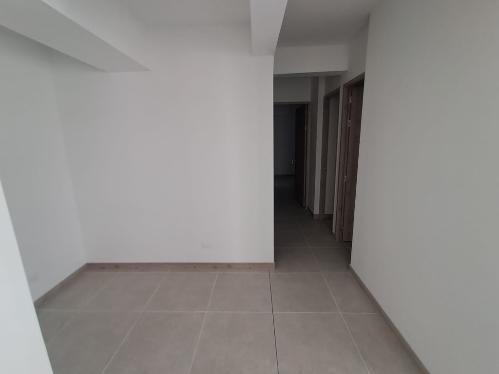Apartamento en arriendo en El Poblado, Medellín · foto 3 de 12