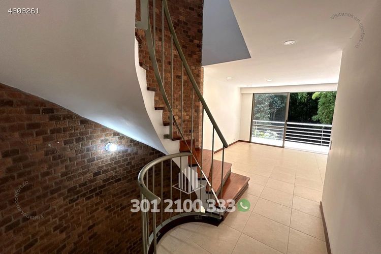 Casa de 3 alcobas en arriendo en San Lucas, Medellín, 218 m² · foto 2 de 24