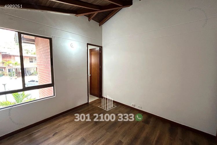 Casa de 3 alcobas en arriendo en San Lucas, Medellín, 218 m² · foto 22 de 24