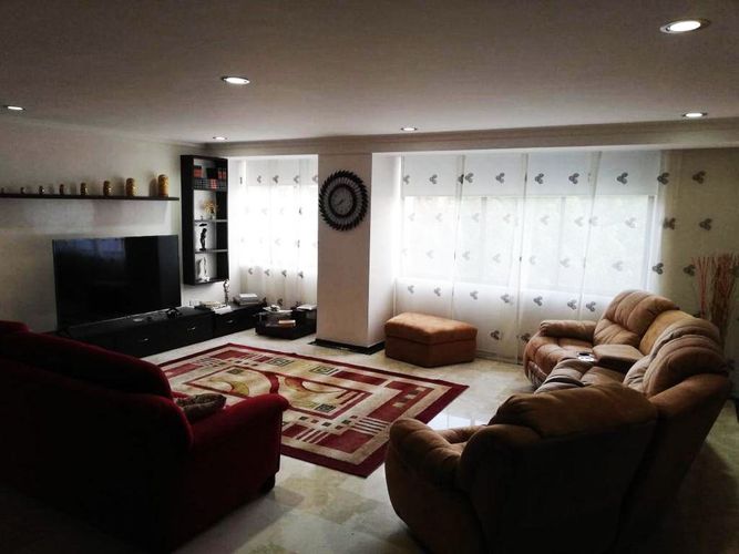 Apartamento de 4 alcobas en arriendo en El Poblado, Medellín, 520 m² · foto 7 de 14