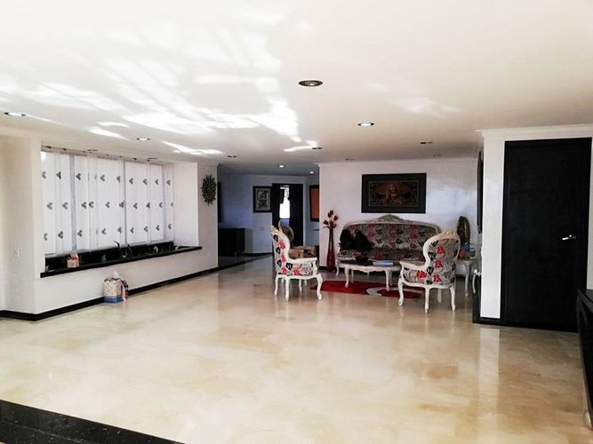 Apartamento de 4 alcobas en arriendo en El Poblado, Medellín, 520 m² · foto 4 de 14