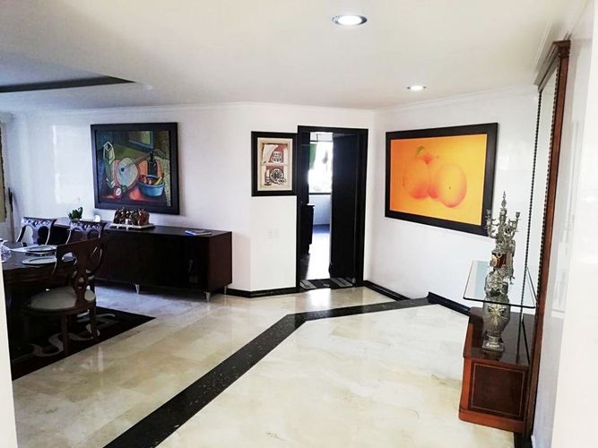 Apartamento de 4 alcobas en arriendo en El Poblado, Medellín, 520 m² · foto 8 de 14