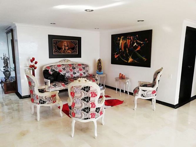 Apartamento de 4 alcobas en arriendo en El Poblado, Medellín, 520 m² · foto 3 de 14